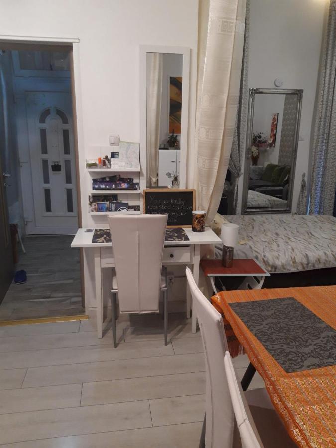 Grey Orchid Apartment - Studio Budapest Kültér fotó