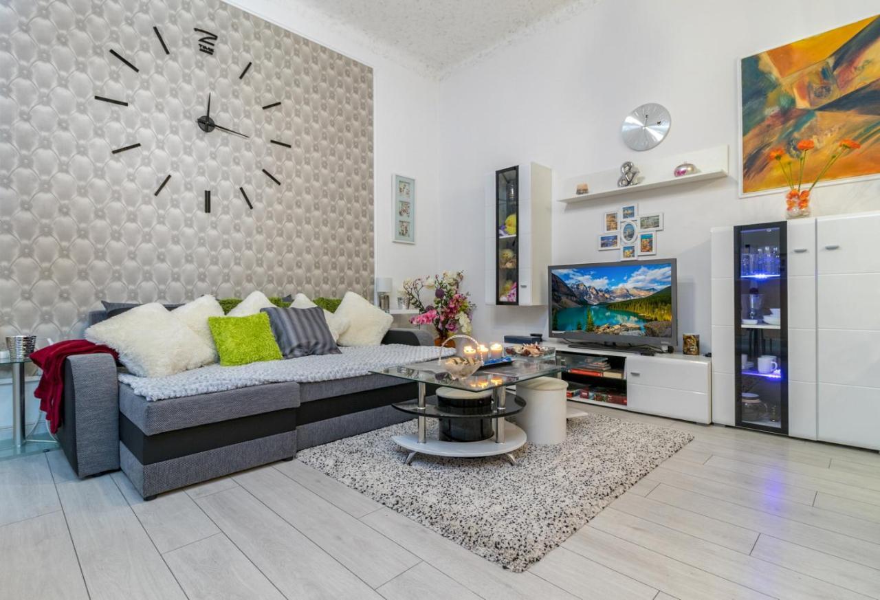 Grey Orchid Apartment - Studio Budapest Kültér fotó